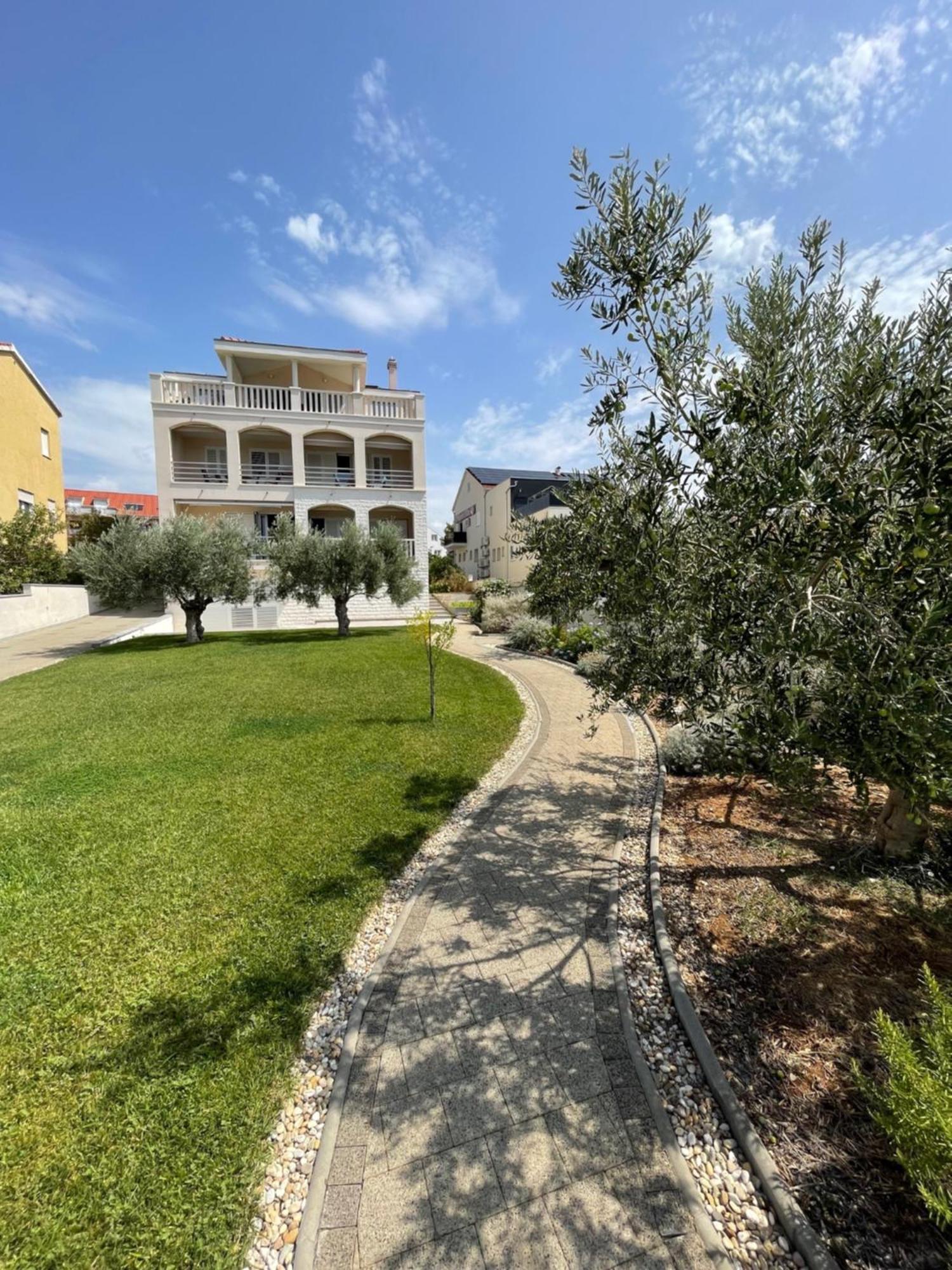 Nada Brodarica (Sibenik-Knin)